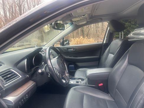 Used 2016 Subaru Outback 3.6R Limited image 3