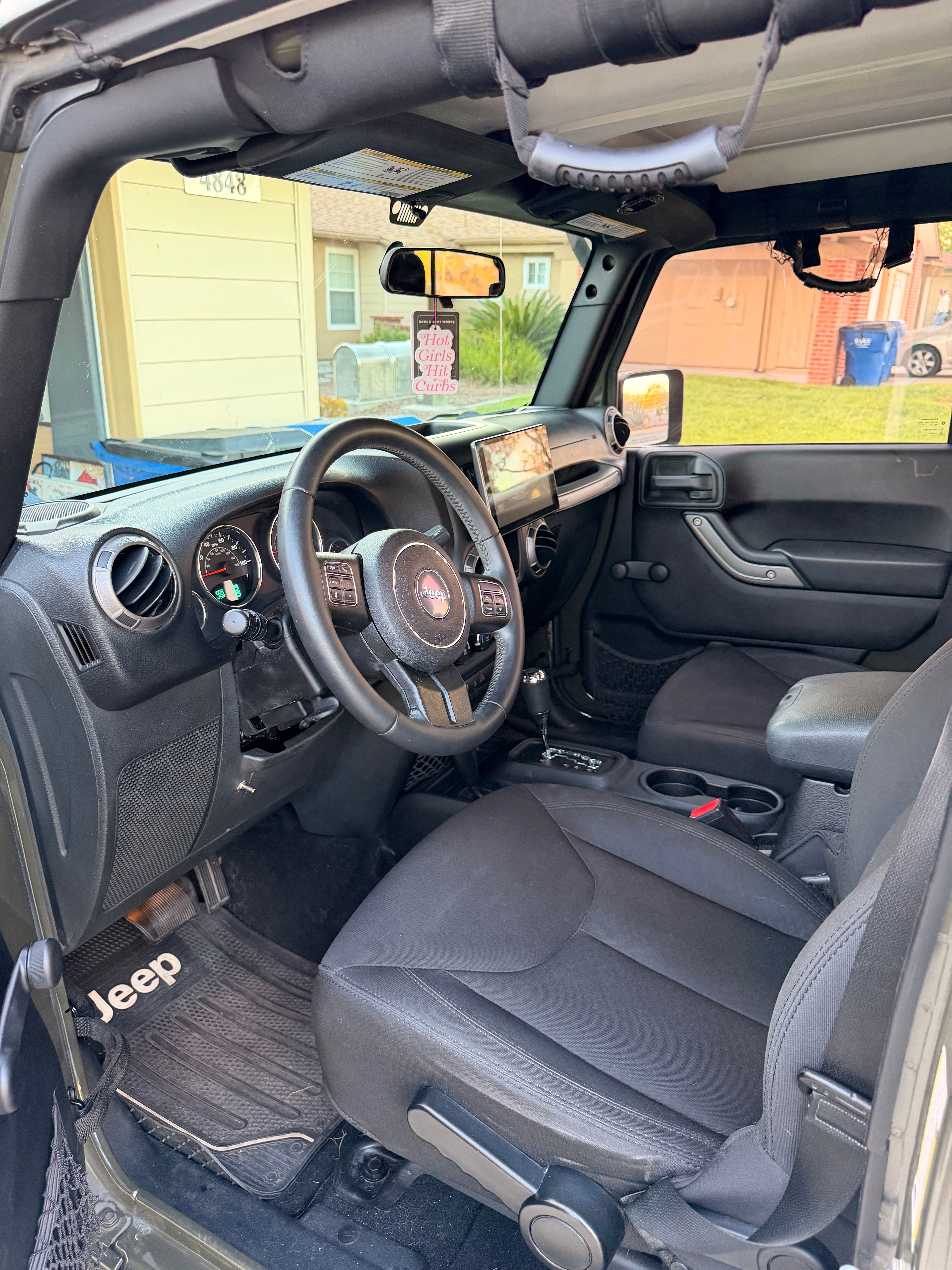 Used 2015 Jeep Wrangler Unlimited Sport w/ Connectivity Group AWD/4WD image 5