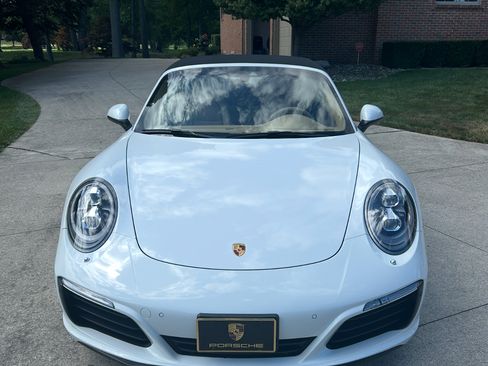 Used 2017 Porsche 911 Carrera 4S image 1