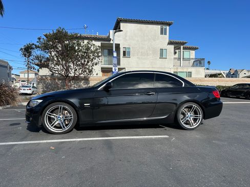 Used 2013 BMW 335is Convertible image 2