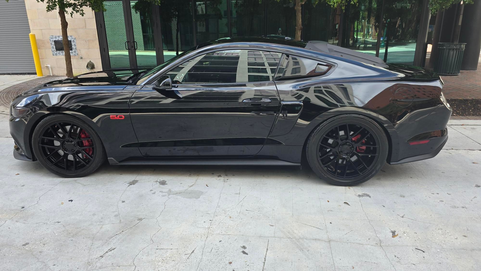 Used 2015 Ford Mustang GT Premium w/ GT Performance Package RWD image 14