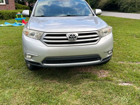Used 2013 Toyota Highlander Limited image 2