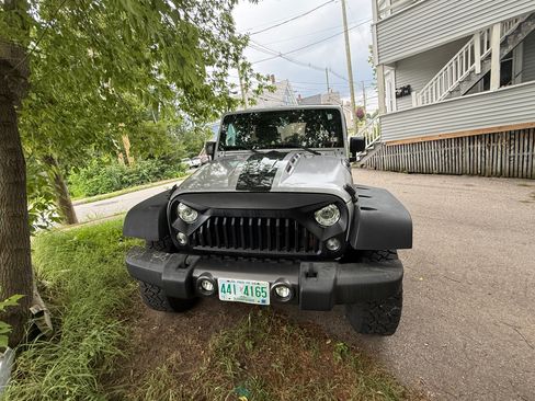Used 2017 Jeep Wrangler Unlimited Sport AWD/4WD image 9