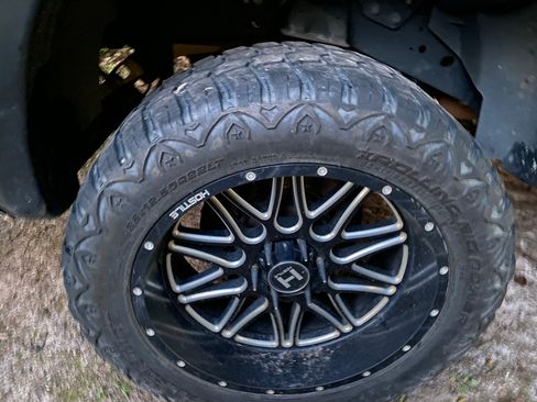 Used 2017 Nissan Titan PRO-4X image 4