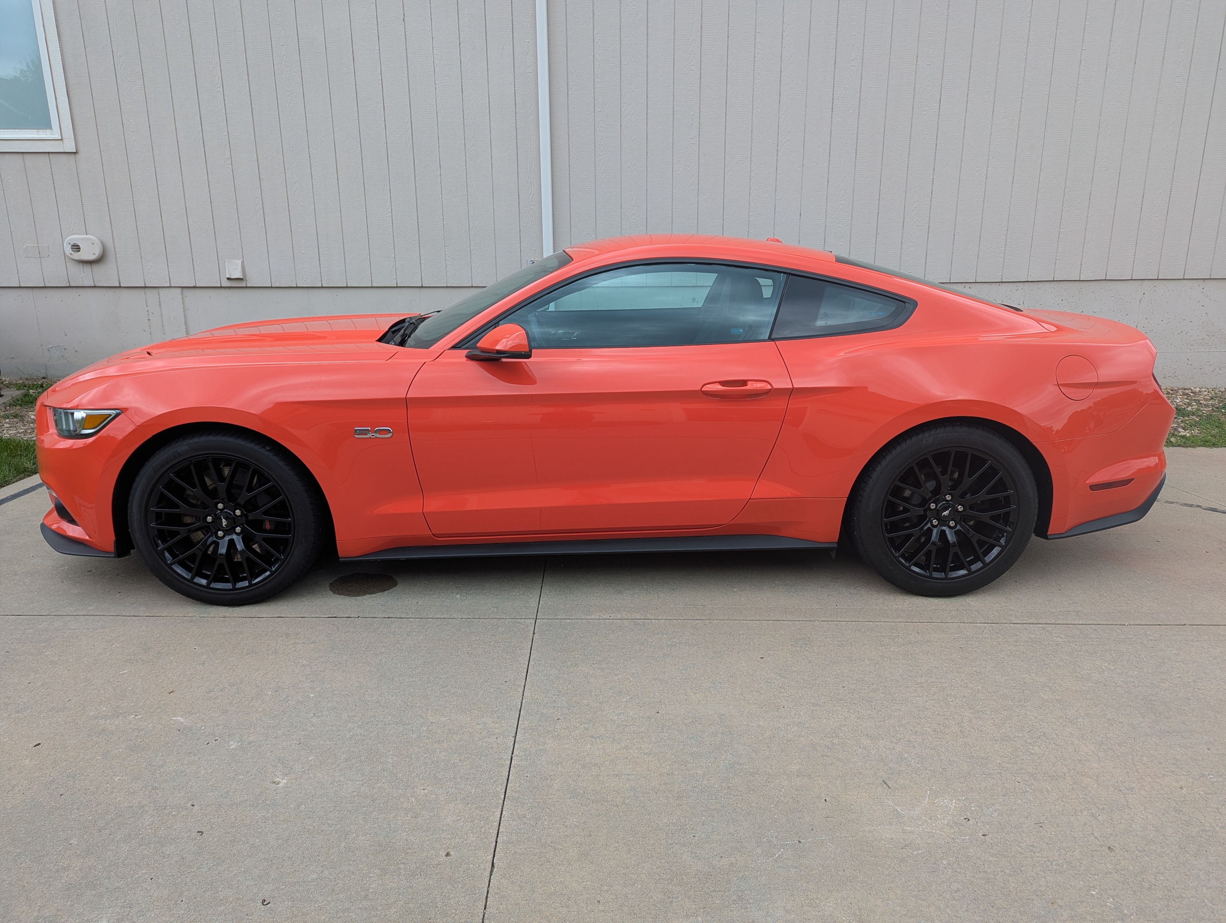 Used 2015 Ford Mustang GT Premium w/ GT Performance Package RWD image 17