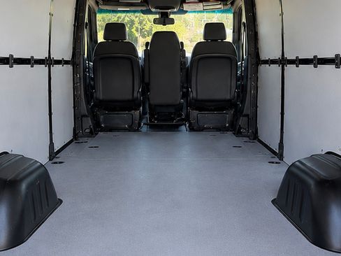 Used 2022 Mercedes-Benz Sprinter 3500 image 4