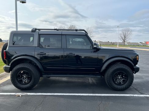 Used 2023 Ford Bronco Wildtrak image 5