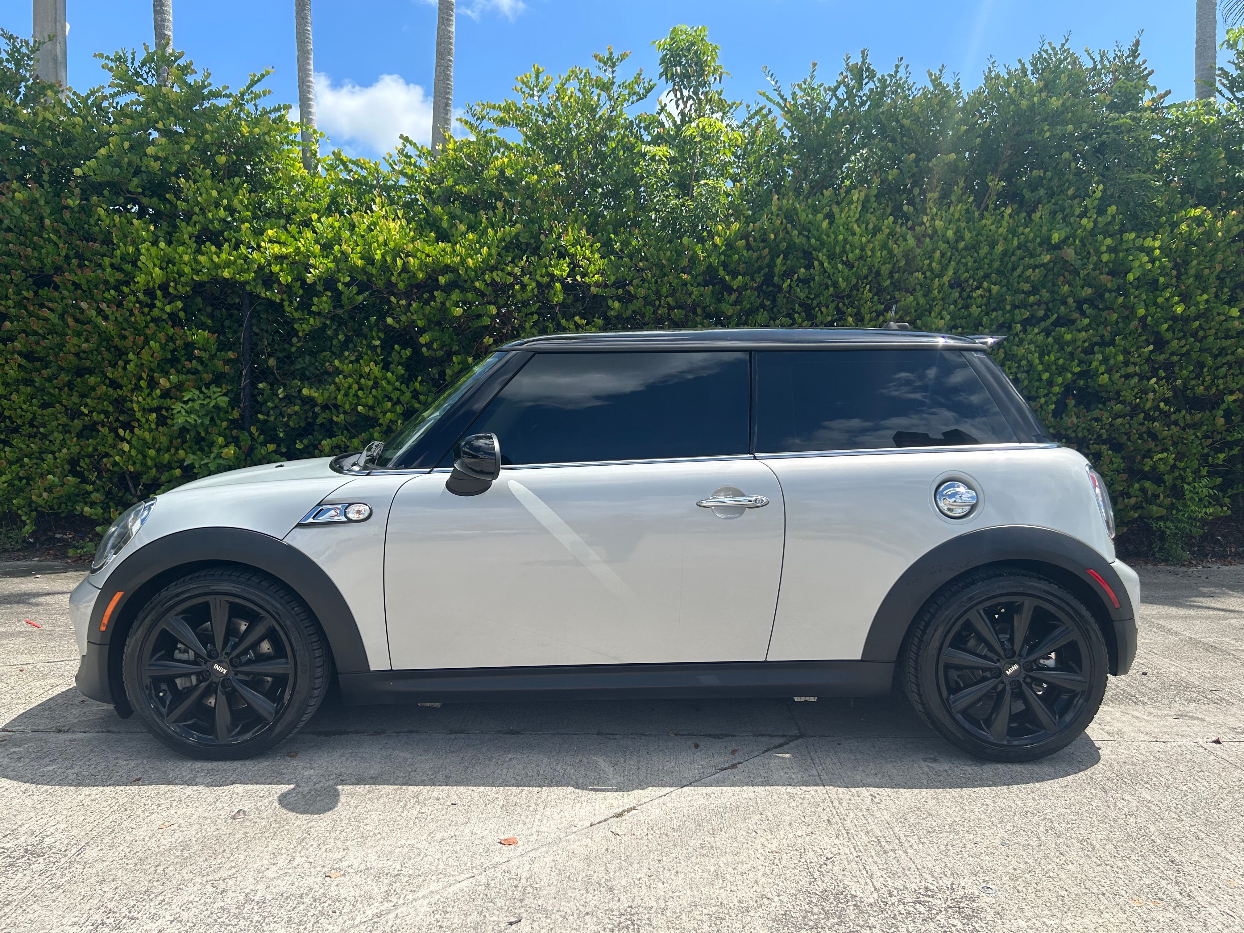 Used 2012 MINI Cooper S FWD image 1