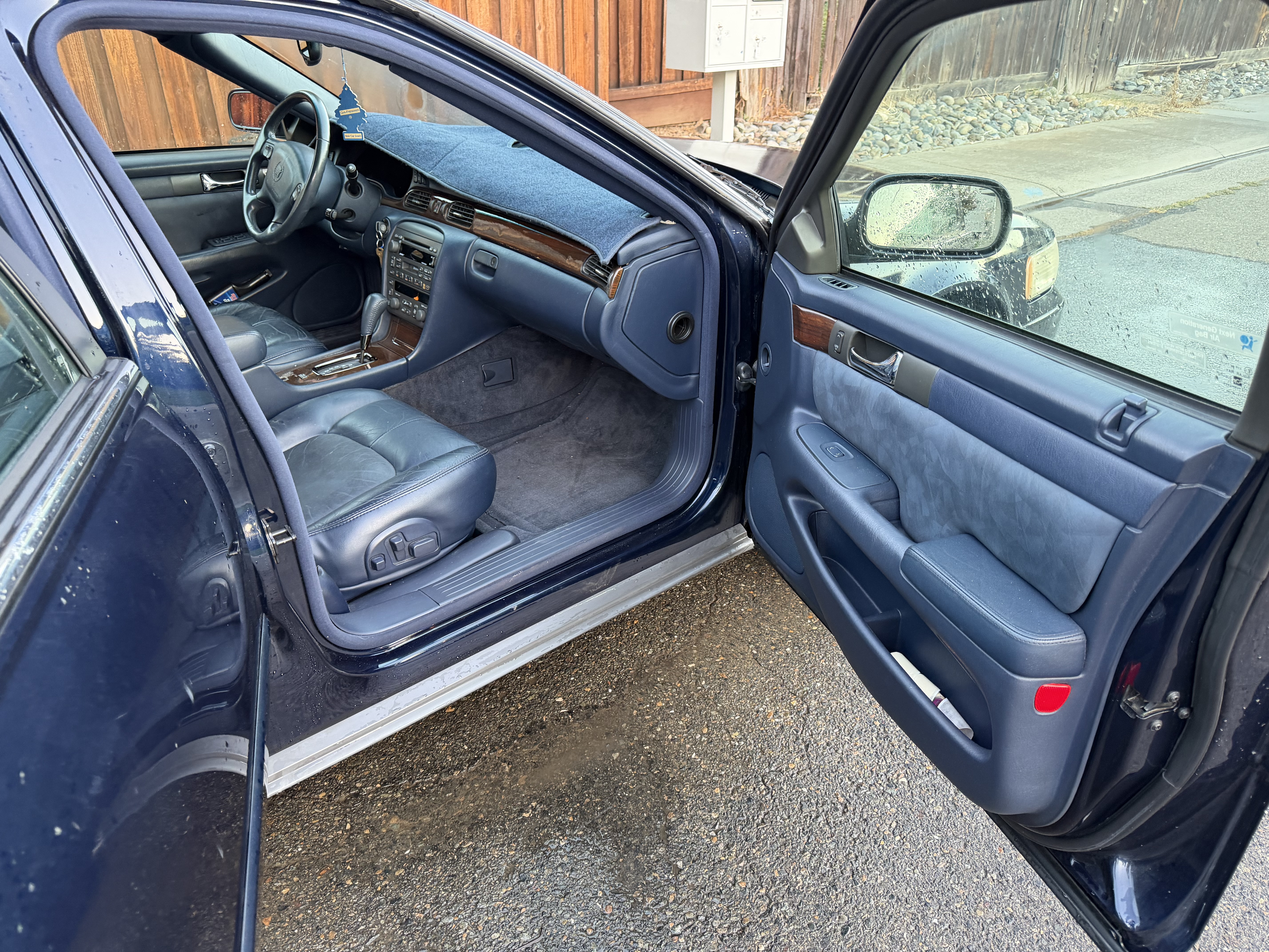 Used 1998 Cadillac Seville SLS w/ Convenience Pkg FWD image 5