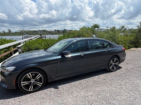 Used 2019 BMW 740i w/ Executive Package RWD image 5