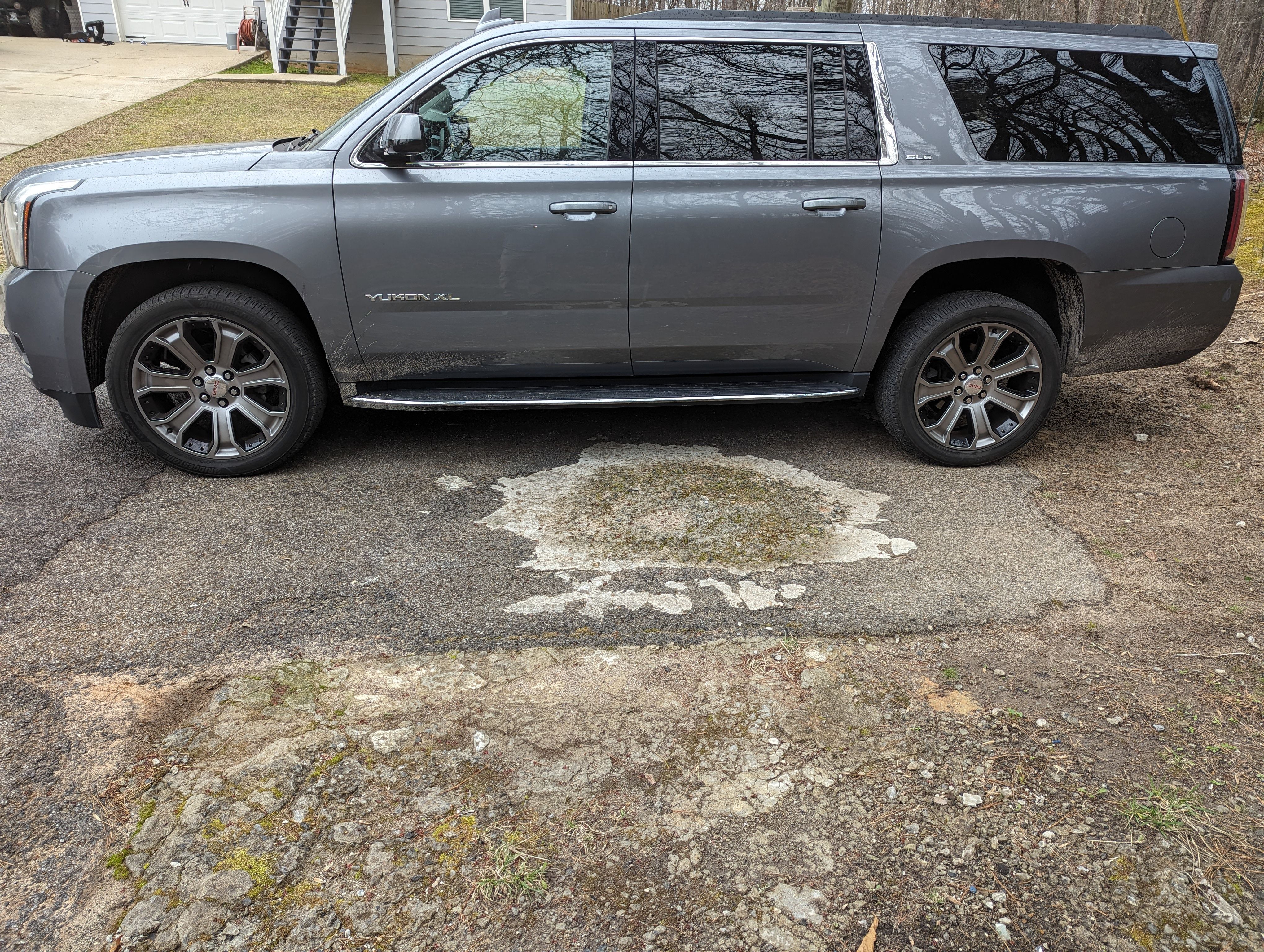 Used 2019 GMC Yukon XL SLE w/ Convenience Package AWD/4WD image 6