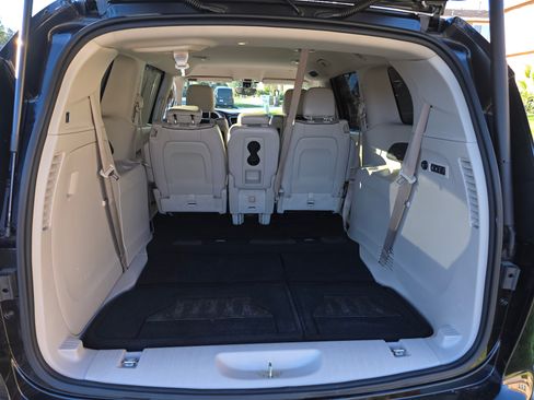 Used 2017 Chrysler Pacifica Limited w/ UConnect Theater Package image 20