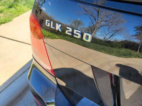 Used 2015 Mercedes-Benz GLK 250 BlueTEC 4MATIC image 5