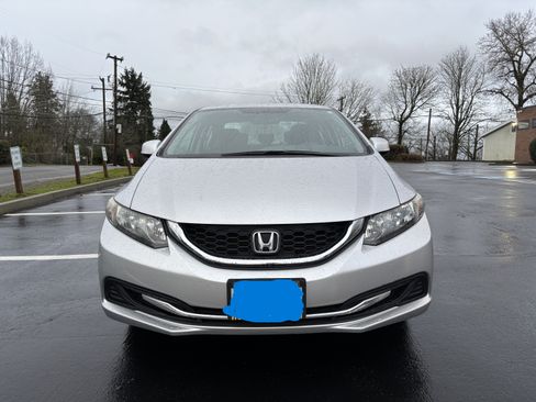 Used 2013 Honda Civic LX image 2