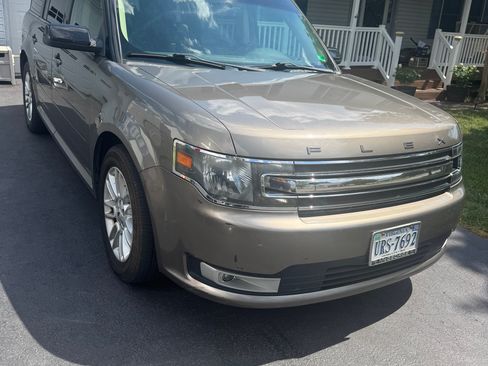 Used 2013 Ford Flex SEL FWD image 6