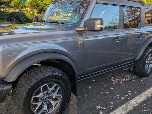 Used 2023 Ford Bronco Badlands image 1