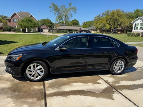 Used 2018 Volkswagen Passat 2.0T SE w/ SE Lighting Package image 5