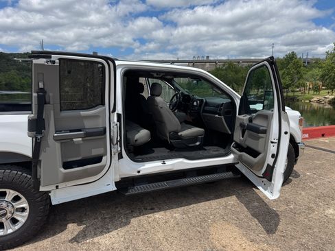Used 2020 Ford F250 XLT w/ XLT Value Package RWD image 4