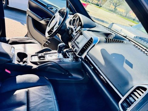 Used 2013 Porsche Cayenne Diesel image 12