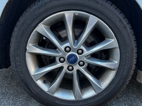 Used 2017 Ford Fusion SE image 21