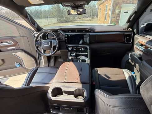 Used 2023 GMC Sierra 1500 Denali AWD/4WD image 15