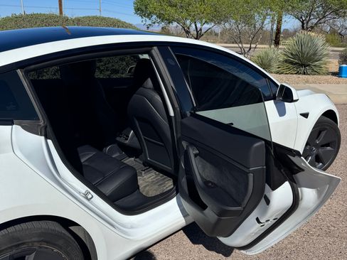 Used 2022 Tesla Model 3 Long Range image 8