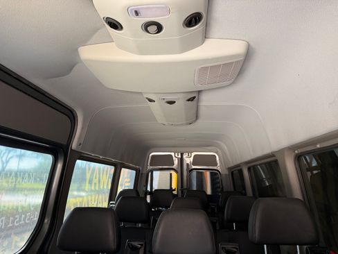 Used 2016 Mercedes-Benz Sprinter 2500 image 2