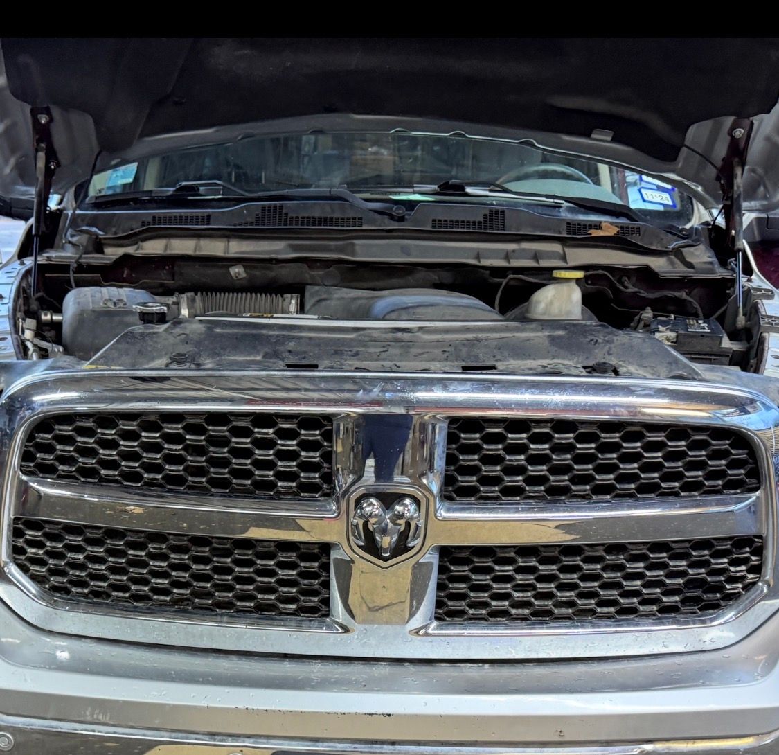 Used 2018 RAM 1500 Express RWD image 2