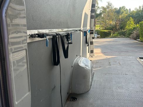 Used 2014 Mercedes-Benz Sprinter 2500 image 2