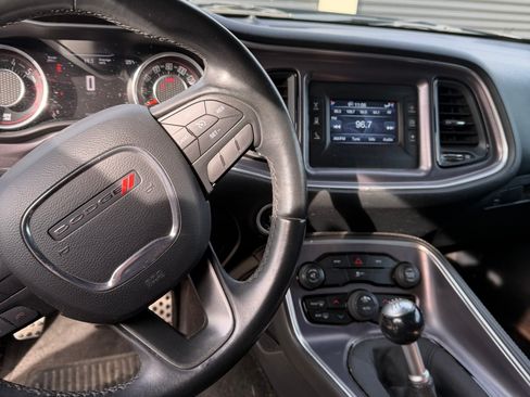 Used 2015 Dodge Challenger R/T w/ Quick Order Package 22B R/T image 8