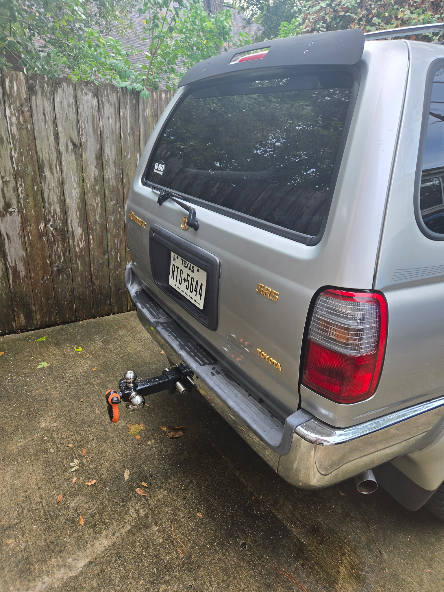 Used 2000 Toyota 4Runner SR5 RWD image 12