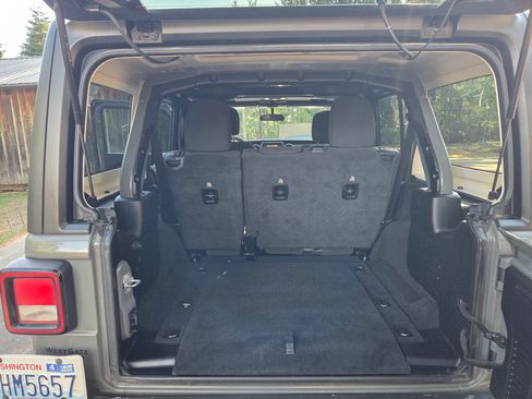 Used 2021 Jeep Wrangler Unlimited Sport image 12