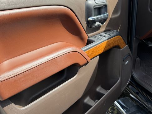 Used 2015 Chevrolet Silverado 2500 High Country w/ Duramax Plus Package image 17