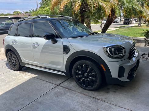 Used 2021 MINI Cooper Countryman image 1