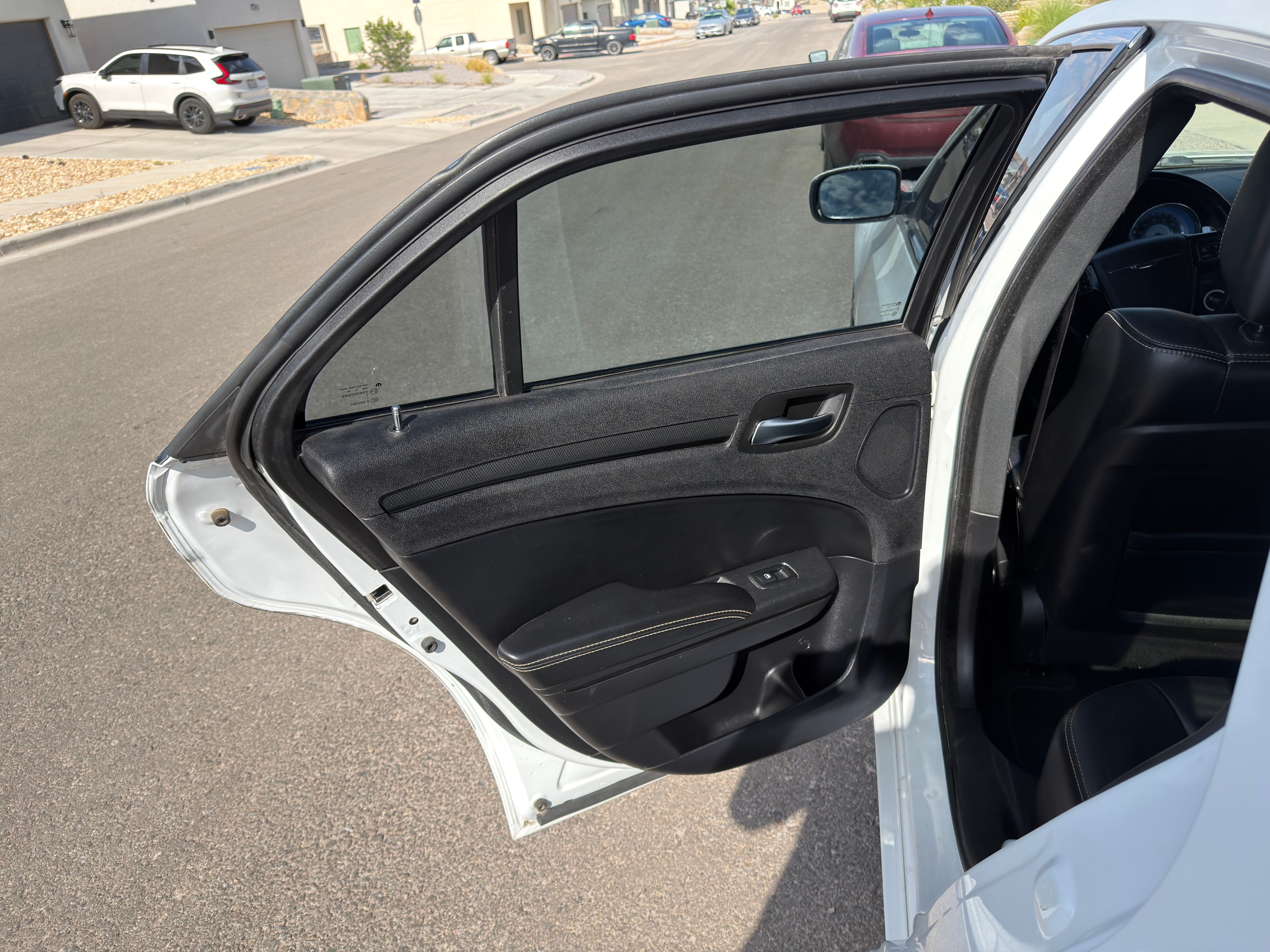 Used 2013 Chrysler 300 S RWD image 9