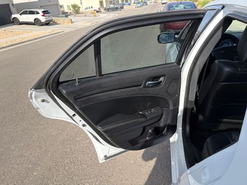 Used 2013 Chrysler 300 S RWD image 9