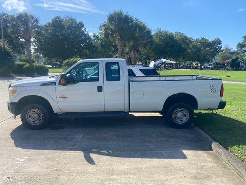Used 2016 Ford F250 XL w/ Power Equipment Group AWD/4WD image 5