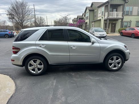 Used 2010 Mercedes-Benz ML 350 ML 350 Sport Utility 4D image 8