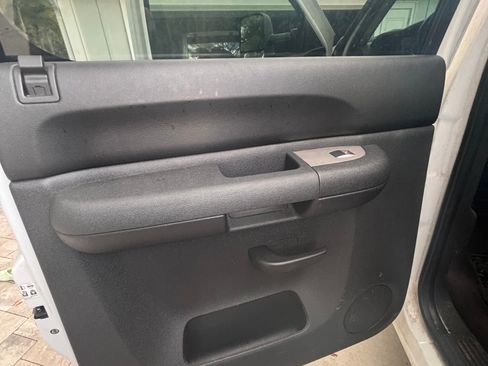 Used 2010 Chevrolet Silverado 2500 LT image 16