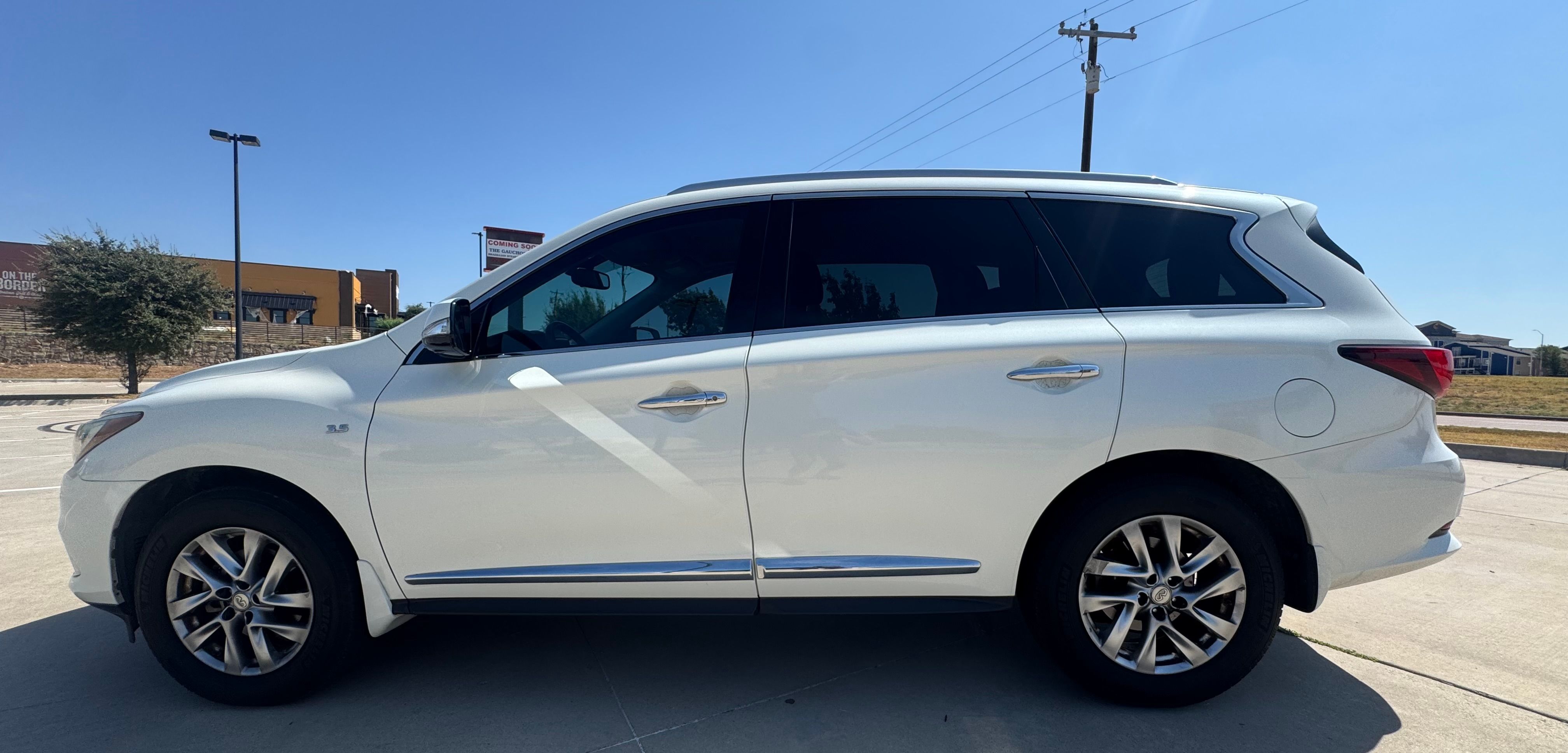 Used 2017 INFINITI QX60 FWD w/ Premium Plus Package image 4