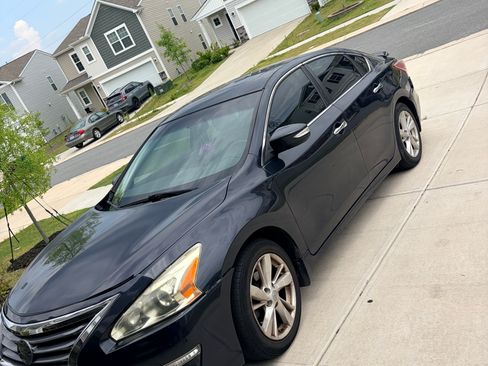 Used 2013 Nissan Altima 2.5 SL w/ Technology Pkg FWD image 11