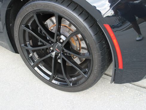 Used 2017 Chevrolet Corvette Grand Sport w/ Carbon Flash Badge Package image 12