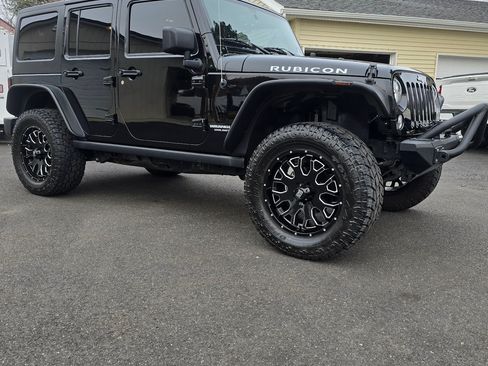 Used 2015 Jeep Wrangler Unlimited Rubicon image 19