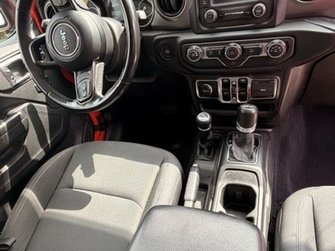 Used 2019 Jeep Wrangler Unlimited Sport S image 6
