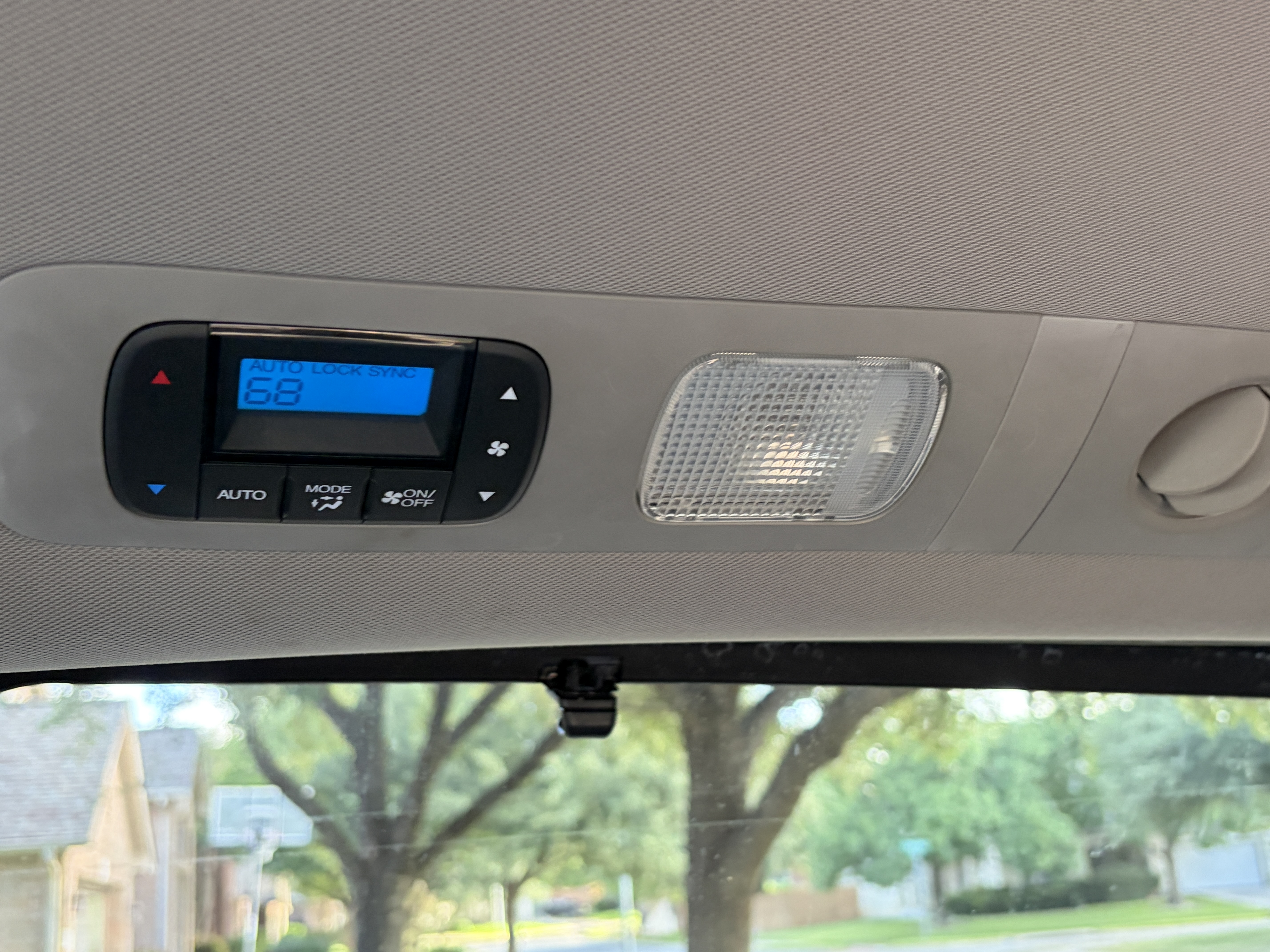 Used 2011 Honda Odyssey EX image 16