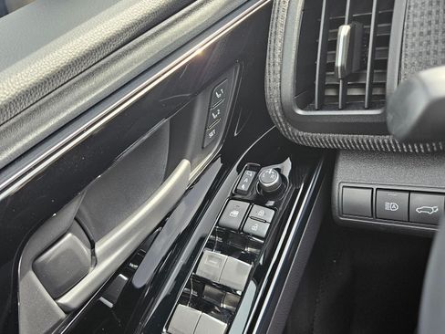 Used 2019 Subaru Ascent Limited w/ Popular Package #2 image 17