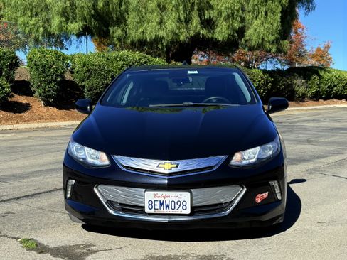 Used 2018 Chevrolet Volt LT w/ LT Driver Confidence Package image 2