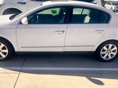 Used 2006 Volkswagen Passat Value Edition image 1