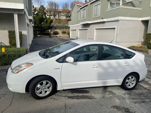 Used 2009 Toyota Prius Hatchback 4D image 5
