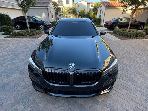 Used 2022 BMW 750Li xDrive AWD/4WD image 5